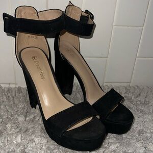Black Flocked Heels, Like New!
